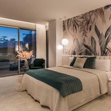 11 Sunset Villa